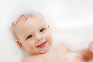 cute-baby-bathing-photo